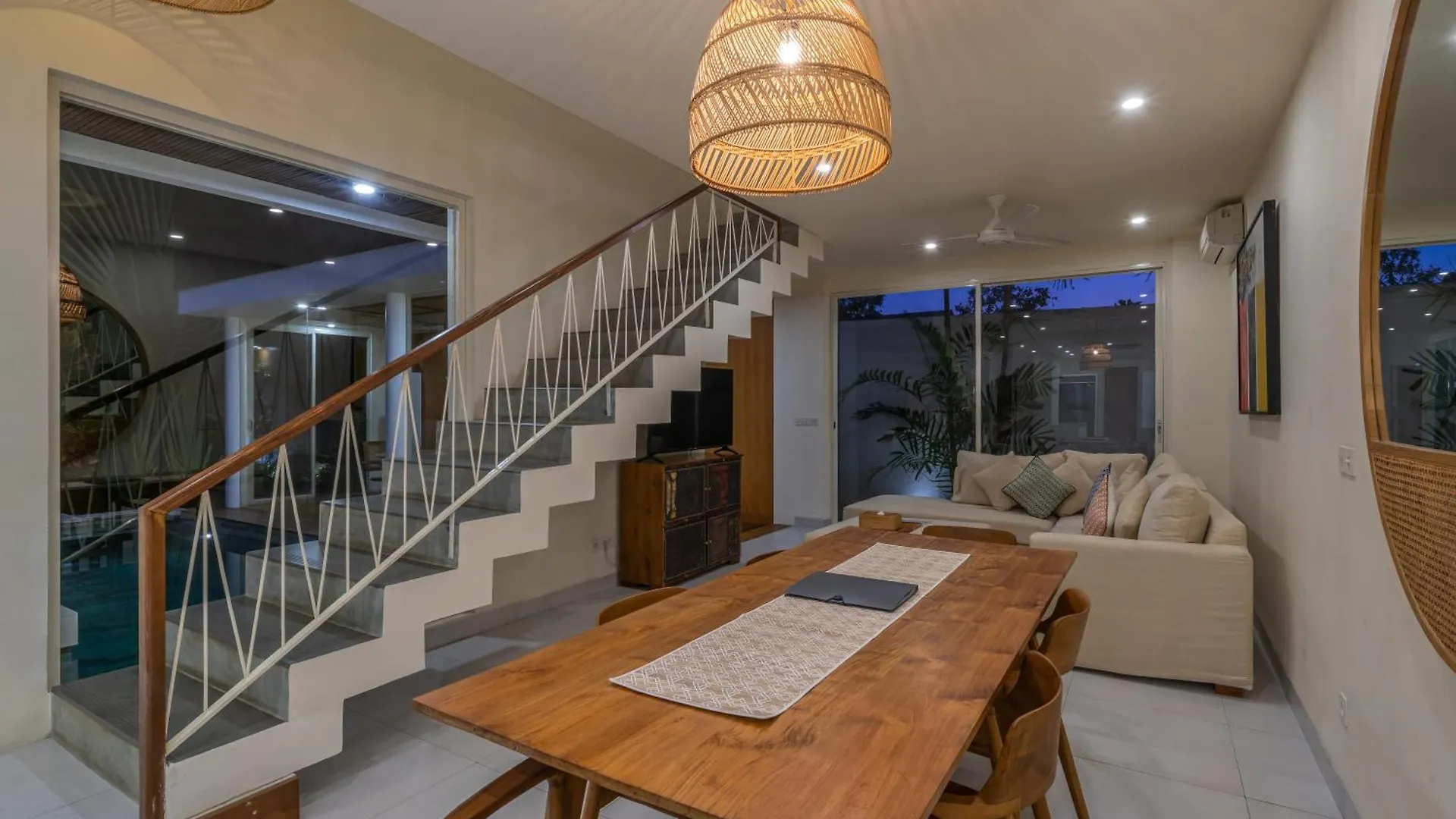 Villa Nestor - New Contemporary 3Bd Villa Next To The Beach Canggu